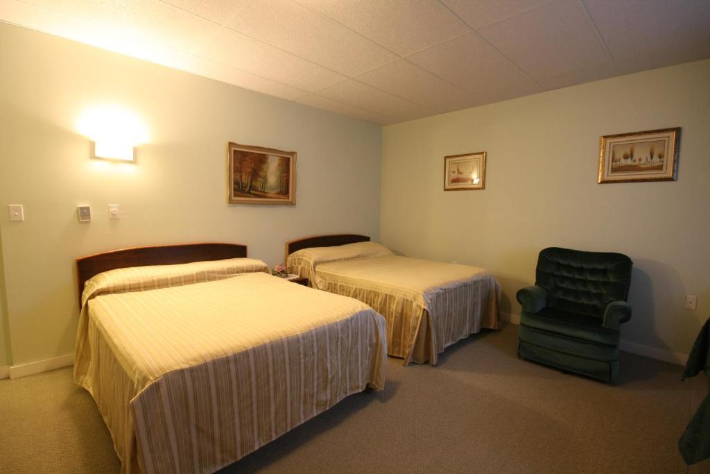 Villa Maria Country Inn Acheson 外观 照片
