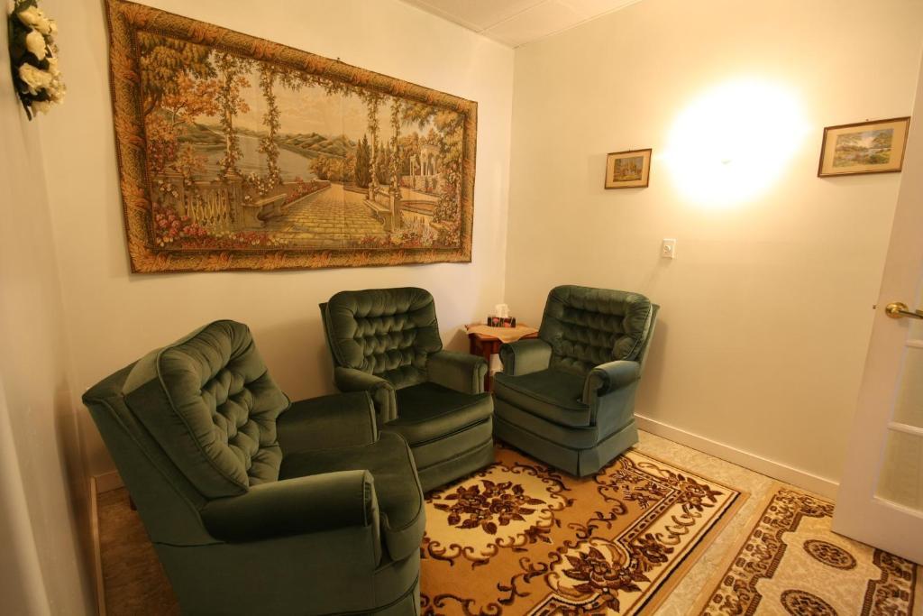 Villa Maria Country Inn Acheson 外观 照片