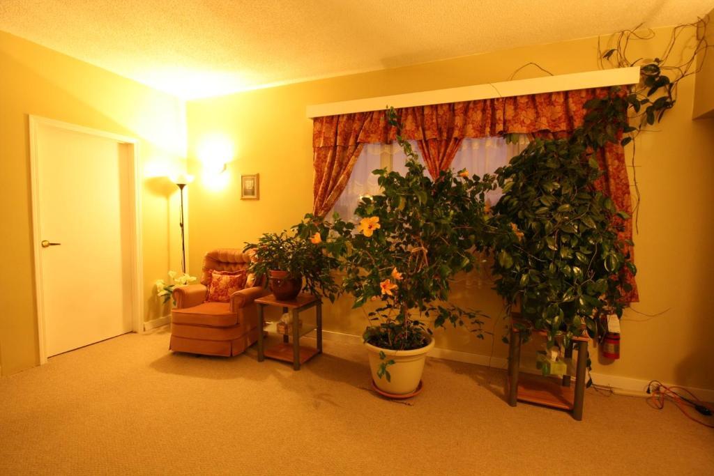 Villa Maria Country Inn Acheson 外观 照片