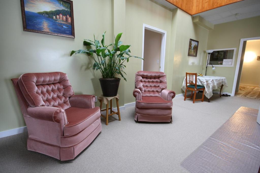 Villa Maria Country Inn Acheson 外观 照片