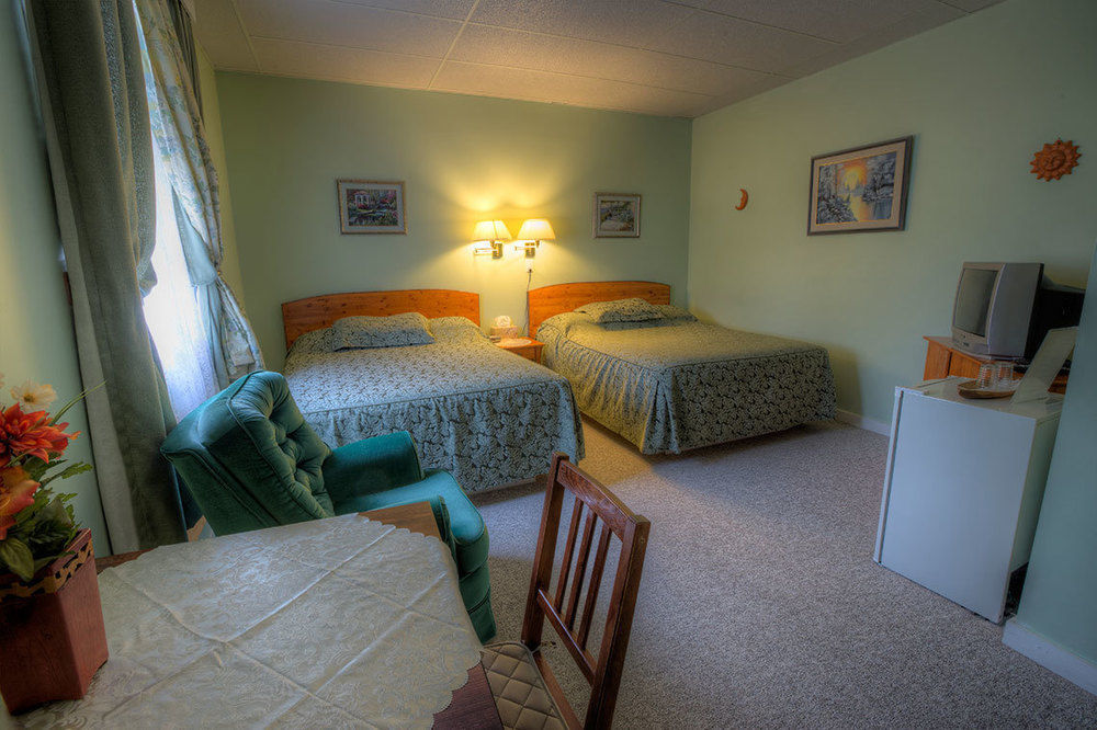 Villa Maria Country Inn Acheson 外观 照片