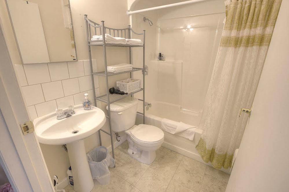 Villa Maria Country Inn Acheson 外观 照片