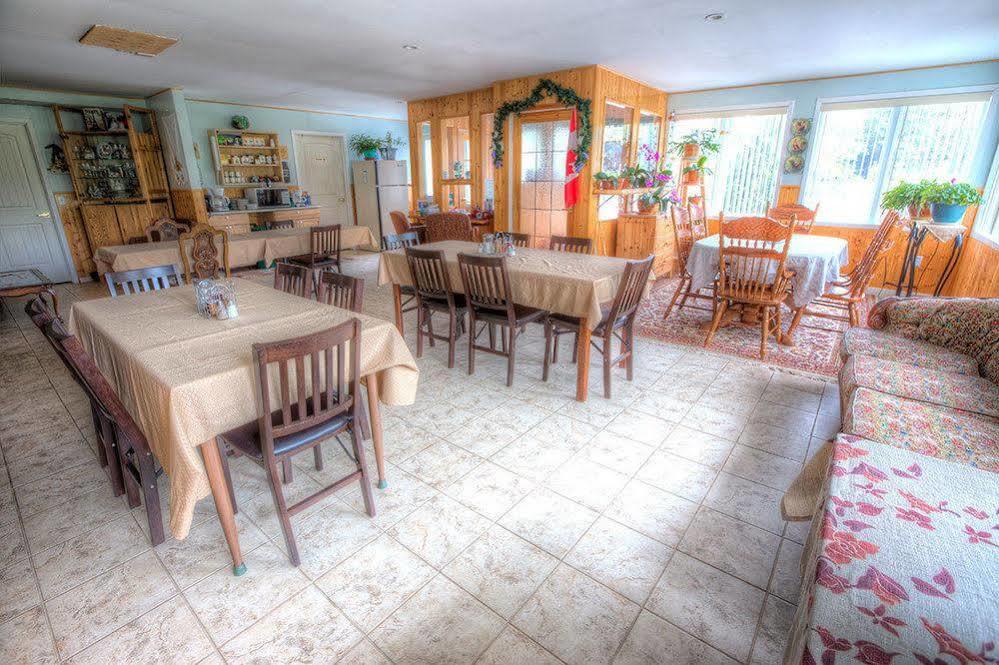 Villa Maria Country Inn Acheson 外观 照片